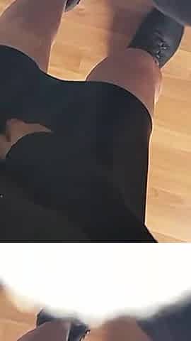 Two Girlfriends Thanked Me Warmly for the Fast Delivery of the Goods - Lesbian Threesome