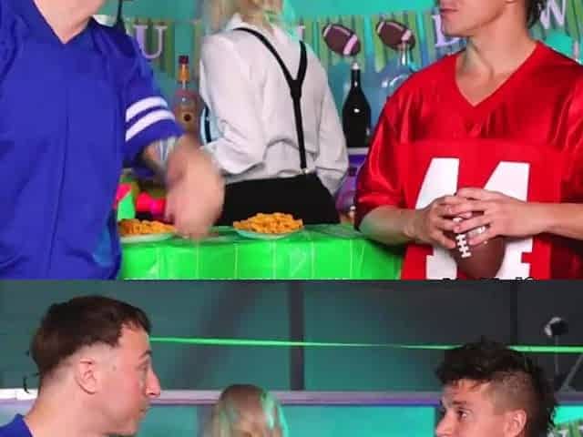Freeuse sharing of sexy blonde bartender
