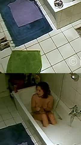 MILF Does Personal Hygiene in the Bathroom