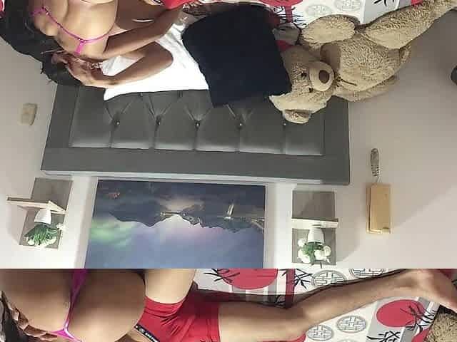 I tempt my stepbrother and this chab rubs his penis on my vagina.