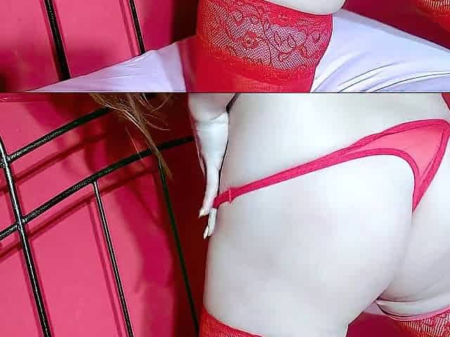 Polish mil presenting her cunt play whit small in number toys and have orgasms
