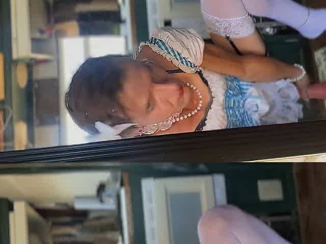 Dorothy having some solo enjoyment