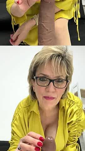 Blonde With Natural Big Boobs Loves Putting A Toy In Her