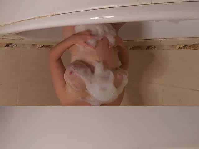asmr bath baths my large breasts a lot of foam