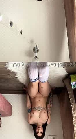 Amateur Webcam Teen Masturbates And Teases