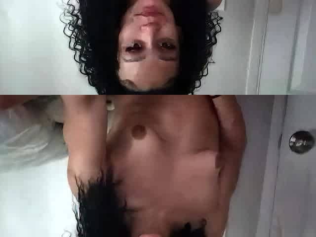 Webcam brunette solo masturbation