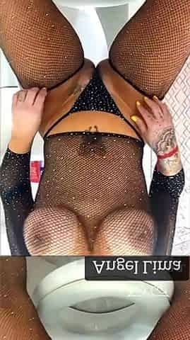 Cutie Lima peeing snatch