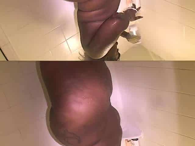 2 Black Strumpets Suck on Don Whoe's Dong / Don Whoe