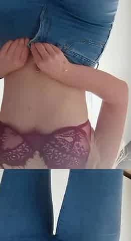 PUSSY BABE BRUNETTE masturbating