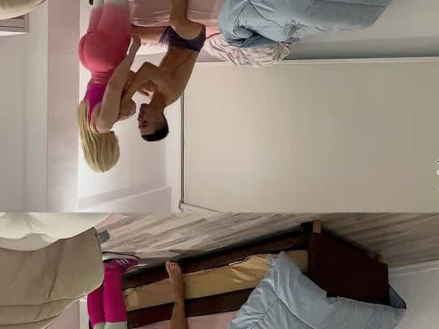 My ally's stepmother wakes me up with her giant booty willing to screw / LuenOk x SofieArg