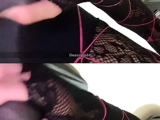 Pretty Femboy showing u her butt. P1
