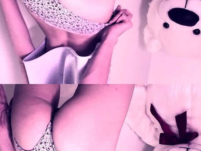Young amateur teen in solo masturbation getting kinky
