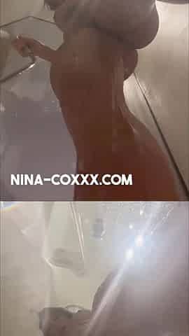 Mommy morning shower masturbation