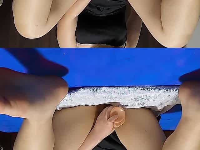 solo playing cutie erotic leg and toes