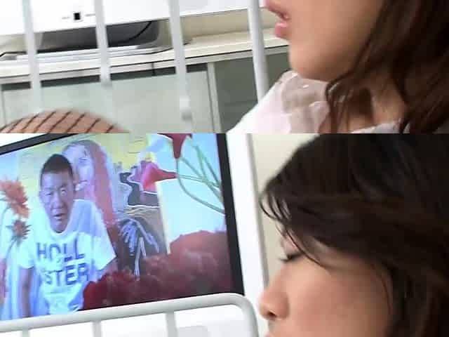 Asian slut gets duo fucked