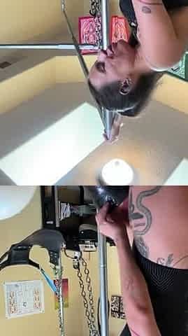 Brunette Couch Webcam Solo Fun Masturbating