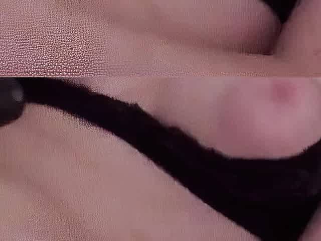 Big boob brunette masturbates on webcam