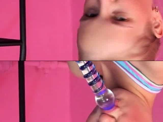 Sarah Dildo Blinking