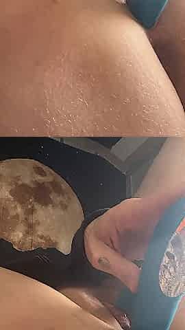 Thick mother I'd like to fuck squirts whilst masturbating