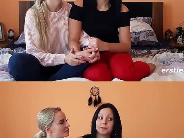 Viktoria Blond - Die Dunkelhaarige Julia Und Die Blonde Victoria Vergnugen Sich Mit Einem Glasdildo