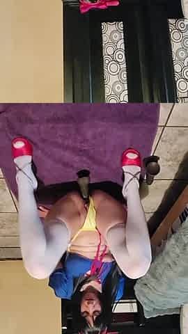 Snow White breaking her booty with an apple