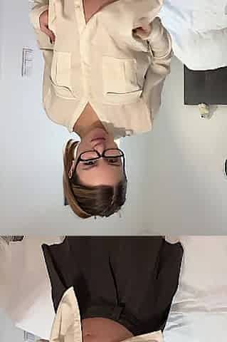 Preggo, flashing my booty.