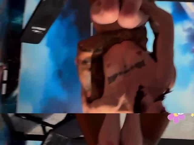 Blowjob loving brunette amateur sucks dick of lucky dude
