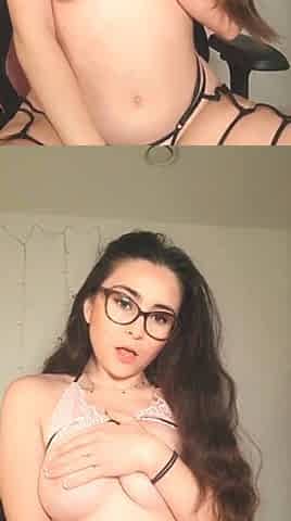 Amateur brunette double toying on webcam