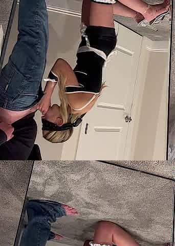 Maid Gives Hot Blow job Previous to Checkout. Full content on OF