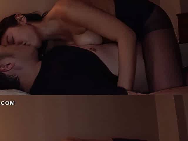 A Stay At Home Wife Uses No Bra Marcx