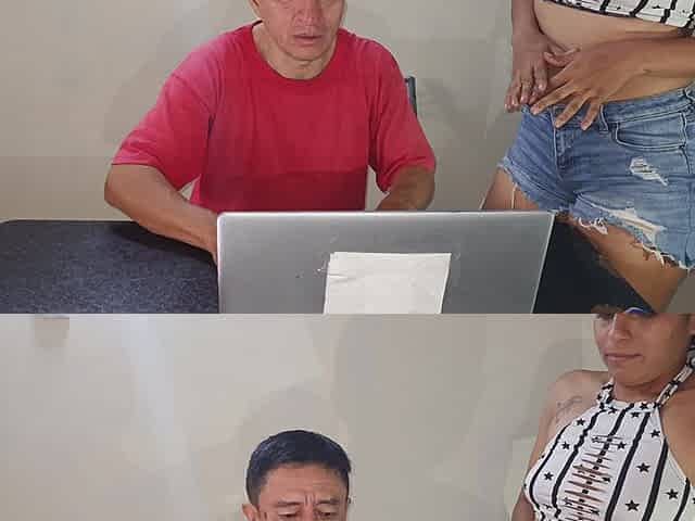 Sucks the Cock of the Technician Who Comes to Fix the Laptop