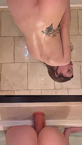 Solo Hotel Tub Banging