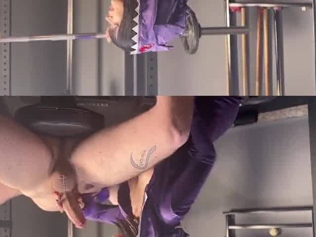 Gym Bro Wishes to Prove This guy Doesn't Have a Tiny Penis