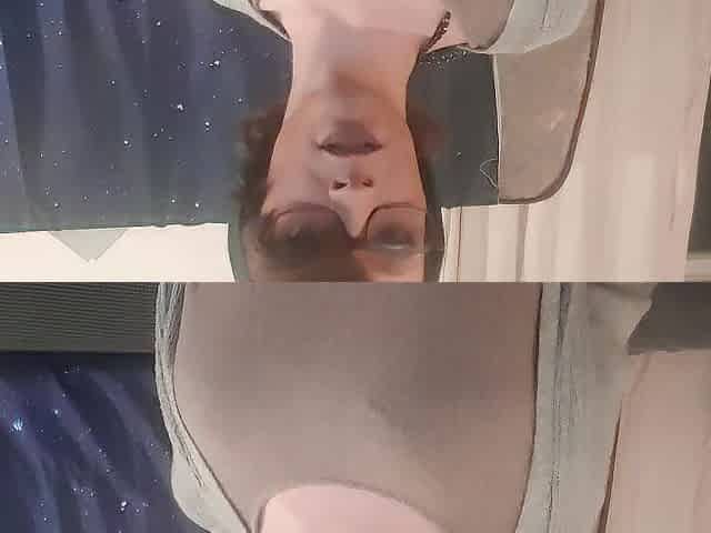 Trap Shows Off Jiggly Butt