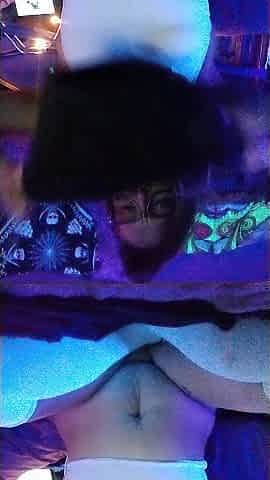 Smokin' short in my ebony lights online