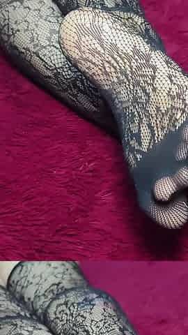 Big Buttocks Fishnet Stockings and Very Wrinkled Soles