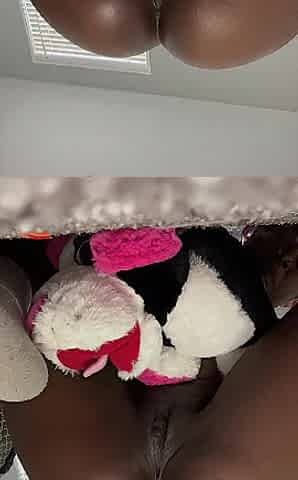 Would u suck my chubby ebony cunt?