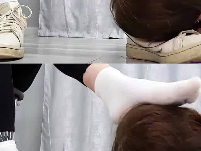Licking Girls Feet Sarah Do You Like The Way My Socks Stink