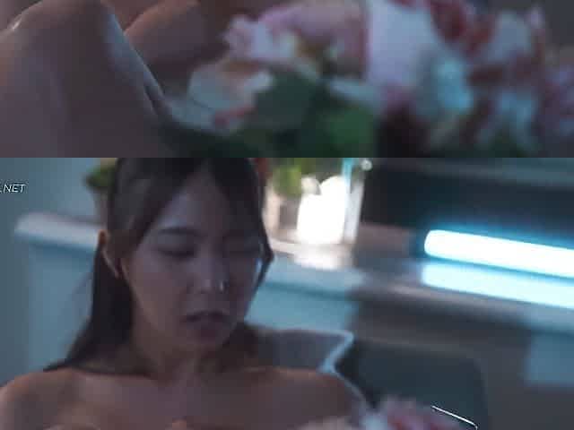 Juq-912 Before Going To Bed, My Wife Is Always Looking At Her Phone Next To Me... - Mahiro Ichiki