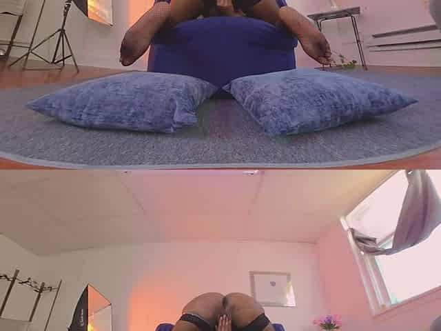 Ebony Ass Worship - Black College Girl Spreads Ass