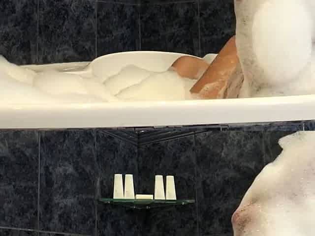 HOT BRUNETTE RIDING MY DICK ON THE JACUZZI (Antonio