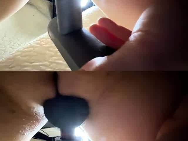 Close up MILF masturbation