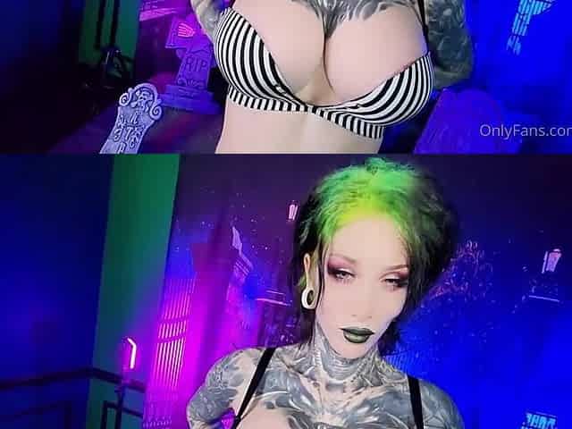 Goth MILF Kinky Masturbation