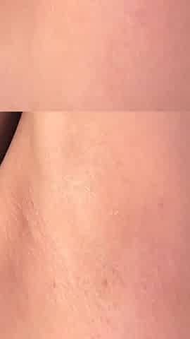 Amateur Natsumi Sniffs Her Dripping Armpit. Then She Licks Under Her Arm