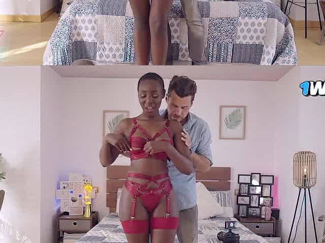 AFRO BEAUTY PAYS A NASTY PHOTOGRAPHER FOR A SHOOTING AND END SCREWING WITH HIM!