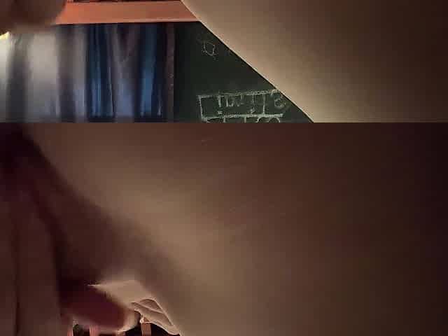 Teen fingers vagina 1st thing in morning!