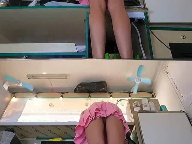 This super sexy slut doesnt like to wear pants on a hawt summer day at work