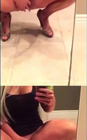 Selfie - junge Stute auf Heels reibt sich die Fotze