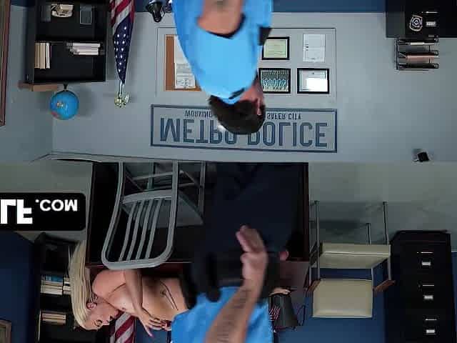 Black Friday Thief Gets Her Pussy Stuffed By The Security Guard