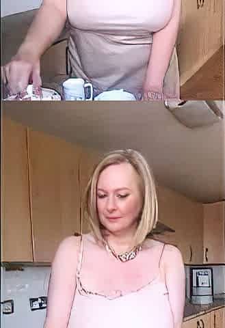 Fat BBW with big boobs masturbating and squirtin on cam